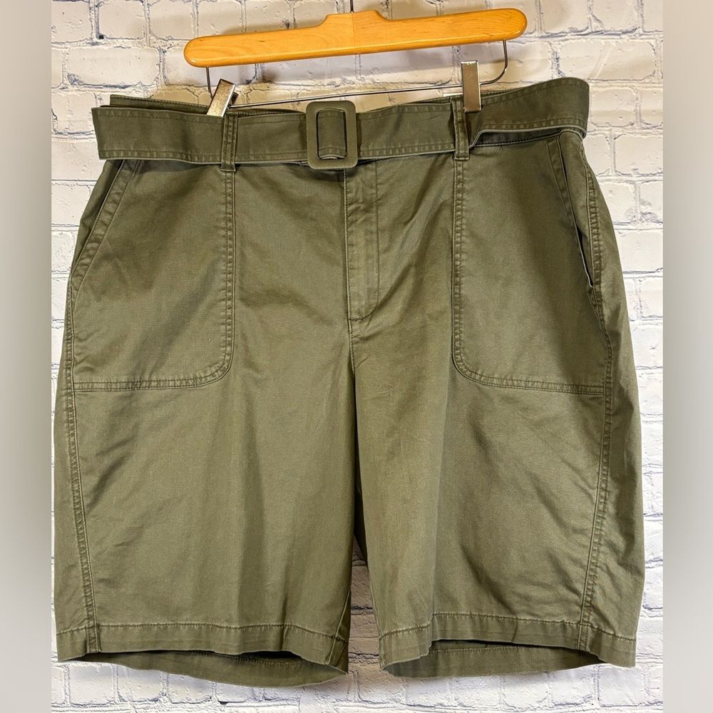 NWT Lane Bryant Olive Green Khaki Hi Rise Classic Utility Bermuda Shorts 16